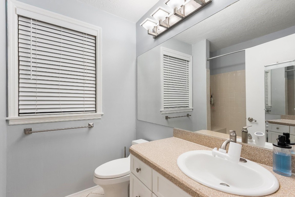 2317 N Congress 11 Avenue Unit: 11