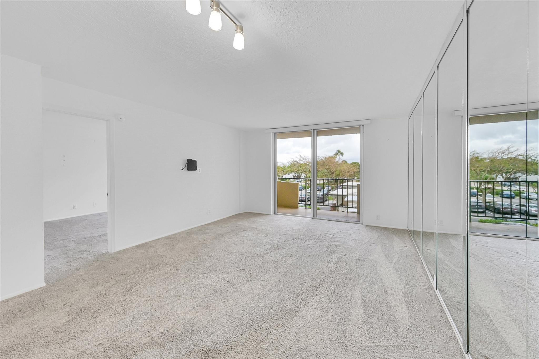 2000 S Ocean Boulevard 2P, Lauderdale-By-The-Sea Unit: 2P