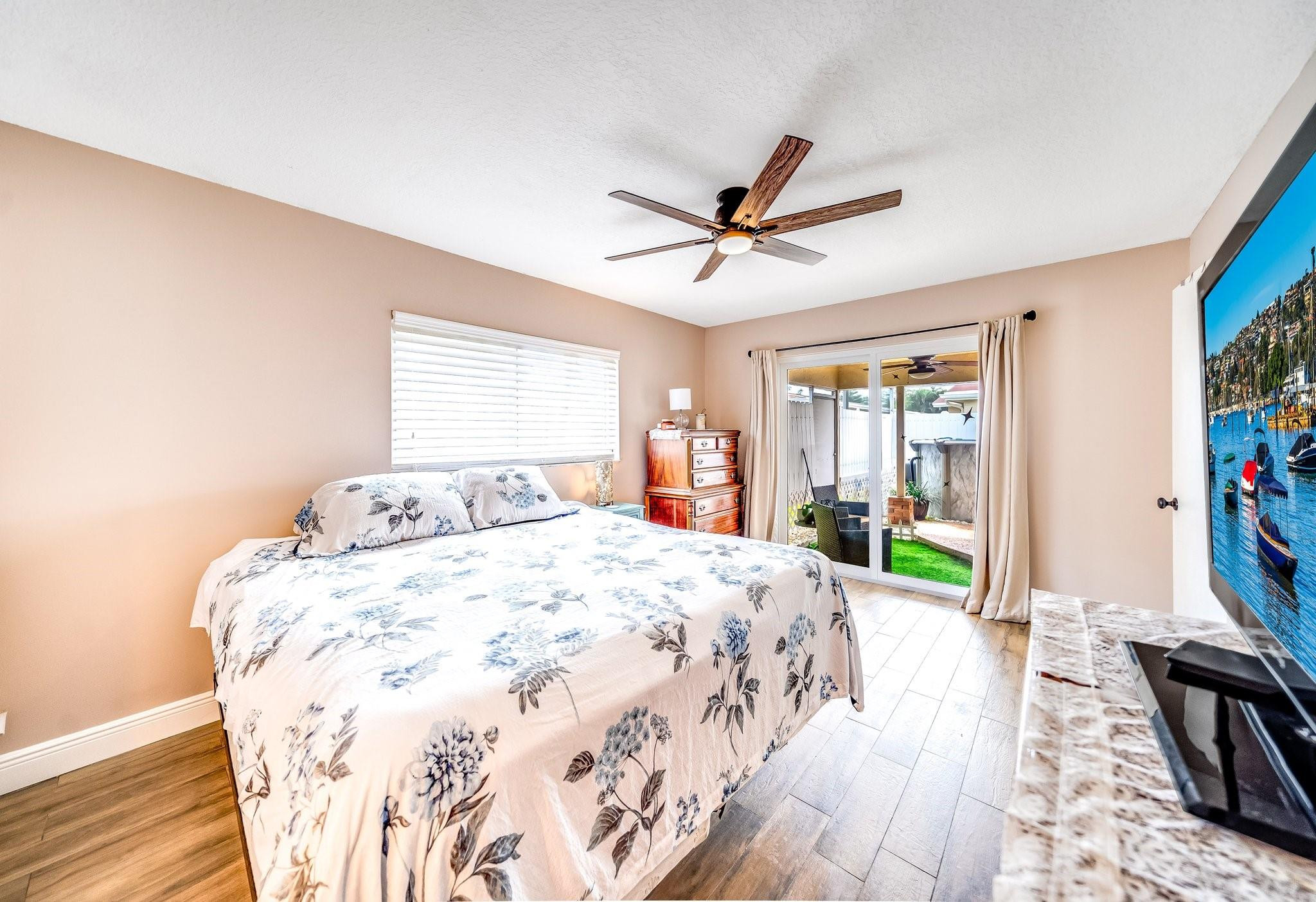 1260 NW 49th Ct