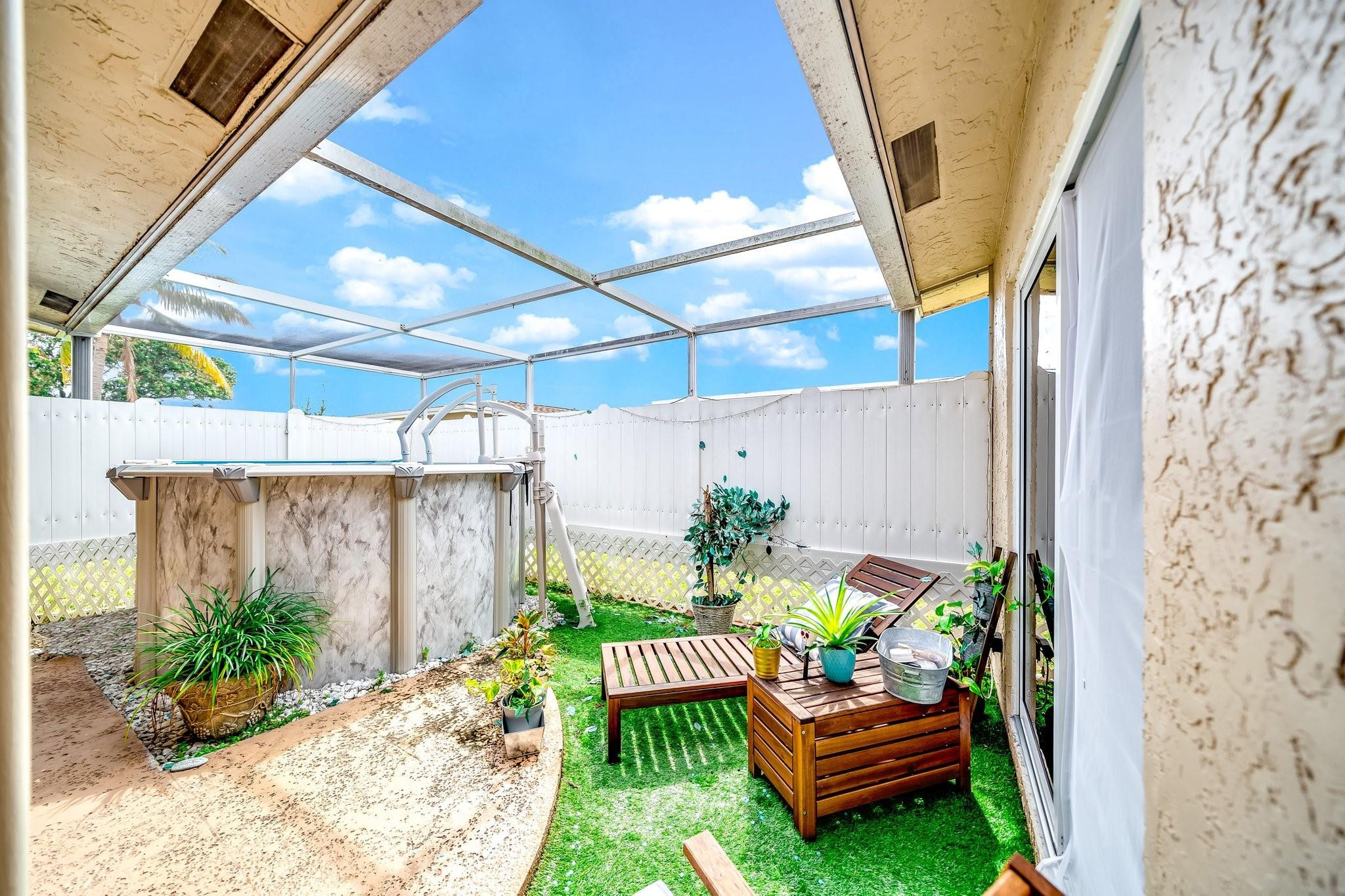 1260 NW 49th Ct
