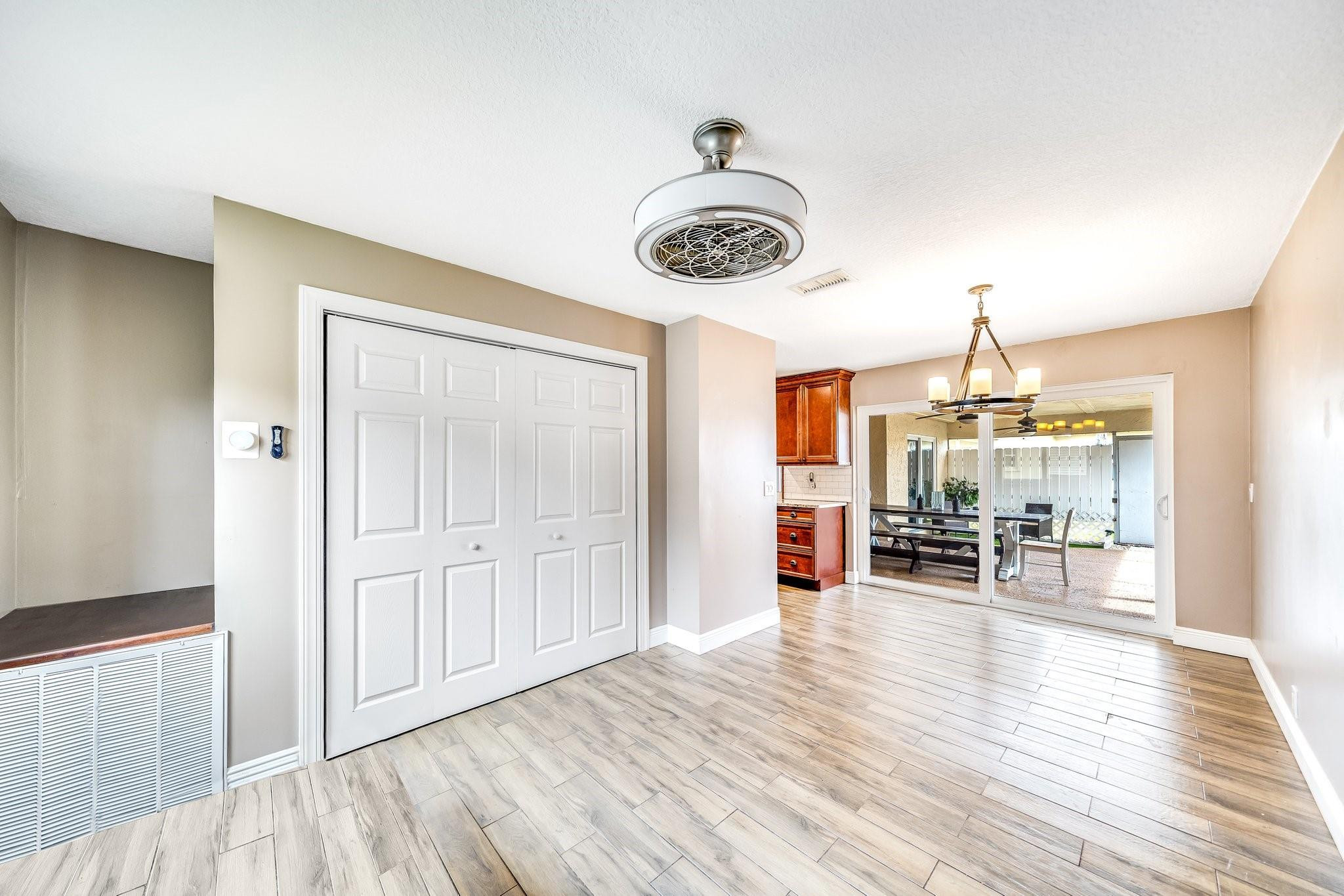 1260 NW 49th Ct