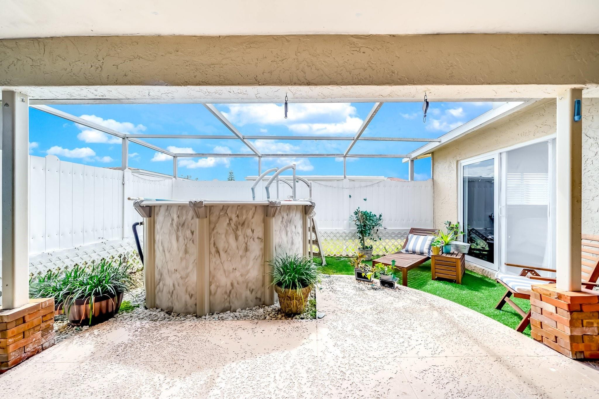 1260 NW 49th Ct