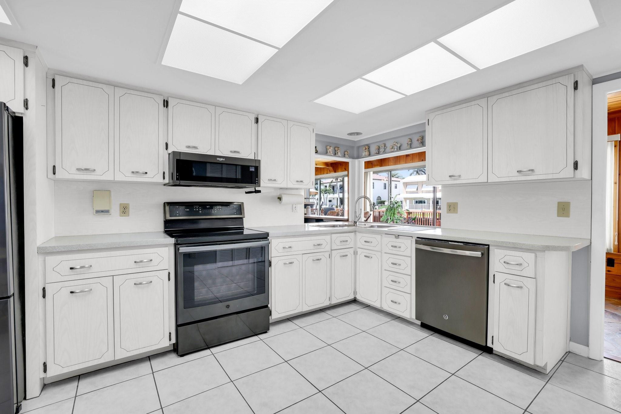 4451 NE 25th Ave