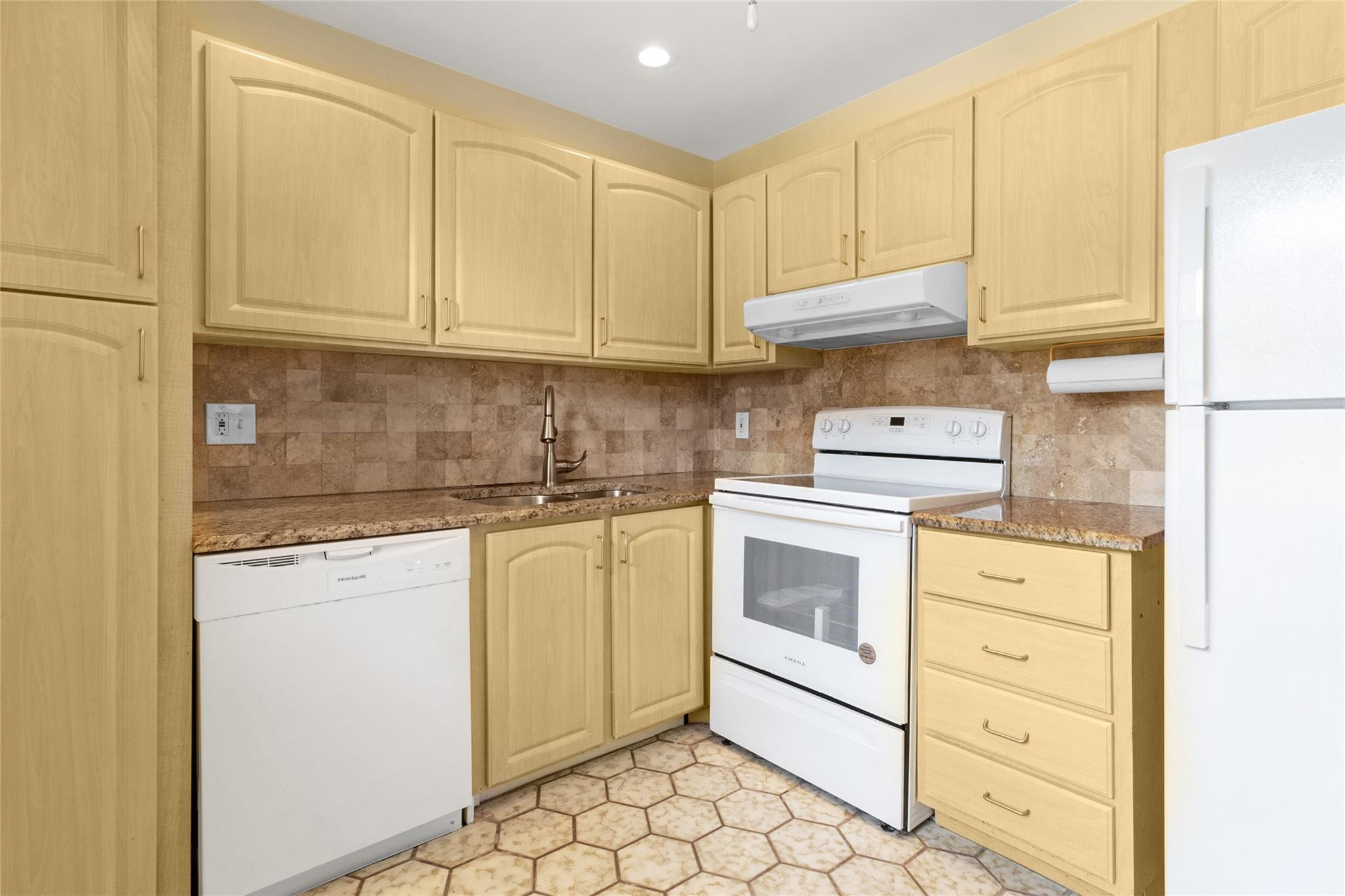 136 Cypress Road 313, Pompano Beach Unit: 313