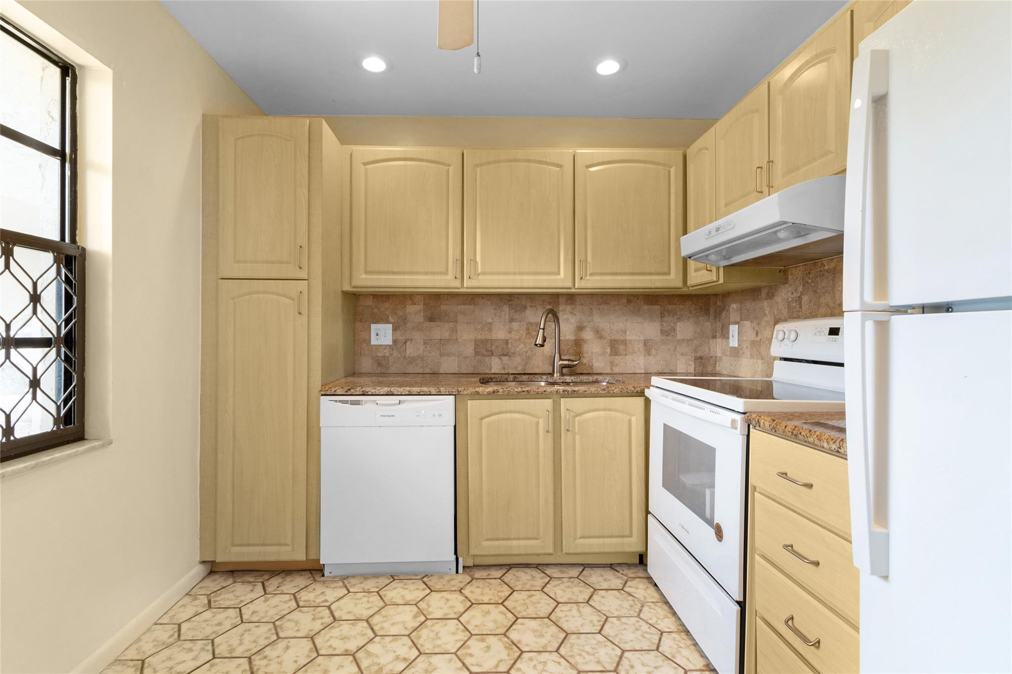 136 Cypress Road 313, Pompano Beach Unit: 313