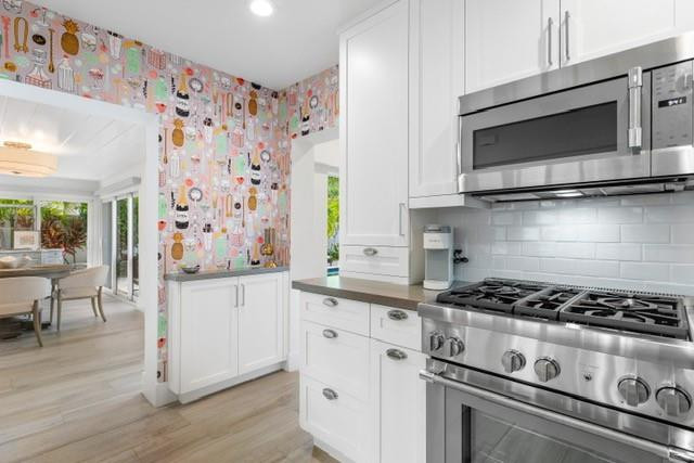 306 NE 8TH AVE