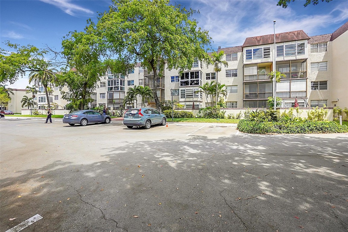 1681 NW 70th Avenue 310, Plantation Unit: 310