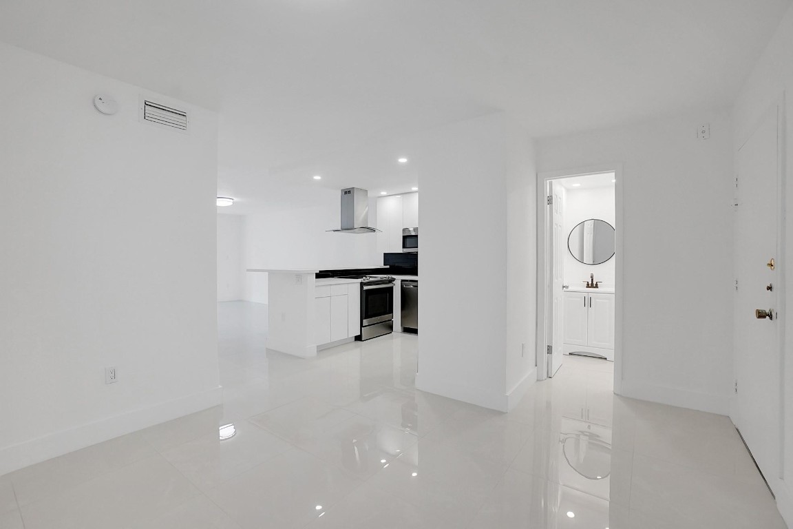 1681 NW 70th Avenue 310, Plantation Unit: 310