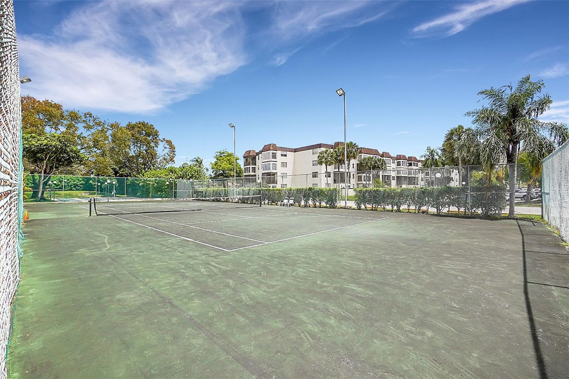 1681 NW 70th Avenue 310, Plantation Unit: 310