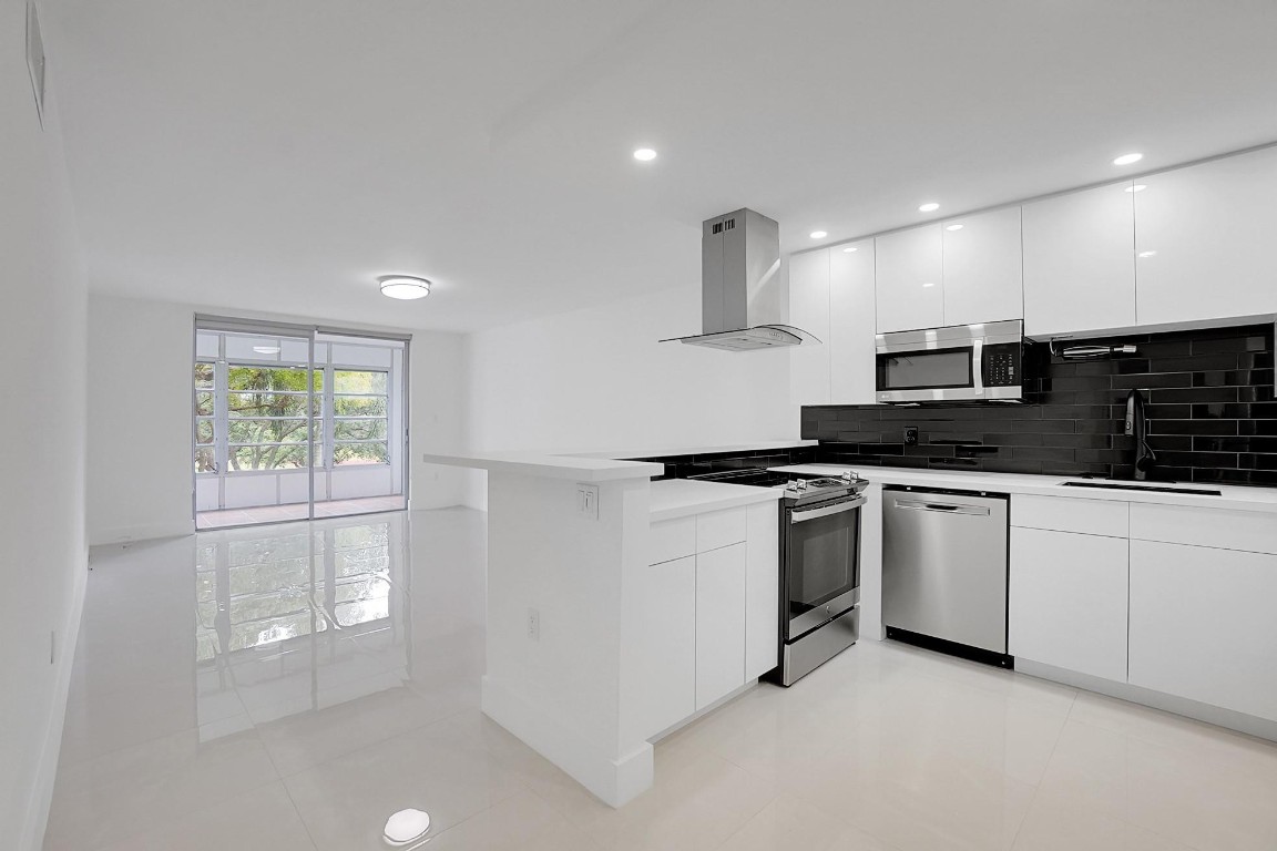 1681 NW 70th Avenue 310, Plantation Unit: 310