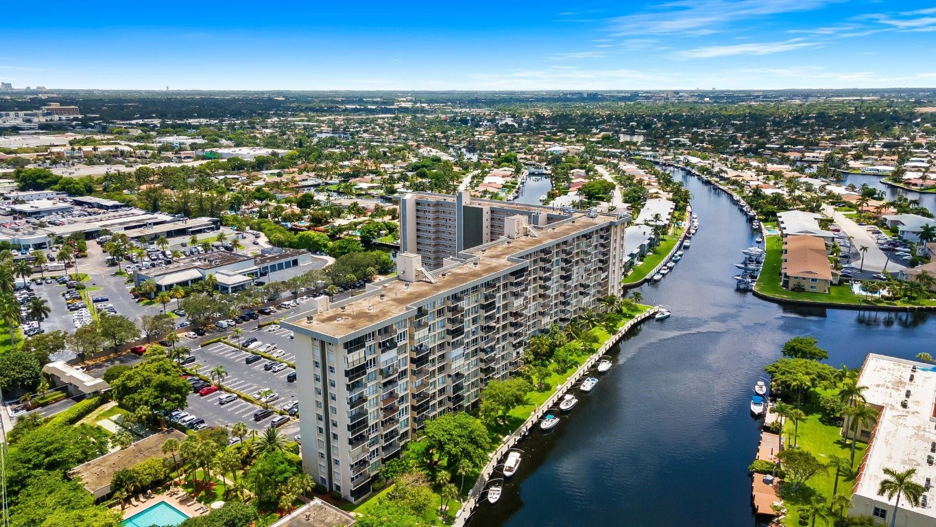 801 S Federal Highway 716