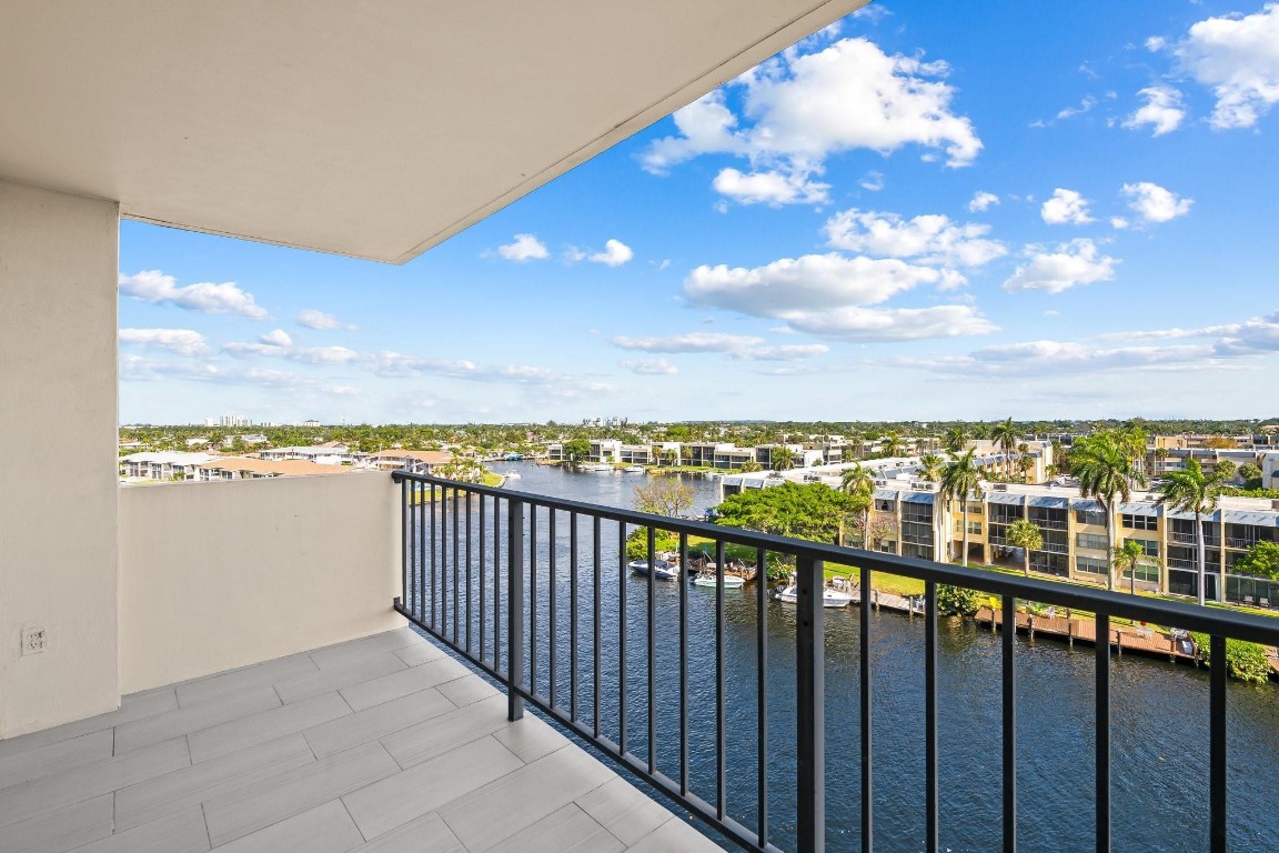 801 S Federal Highway 716