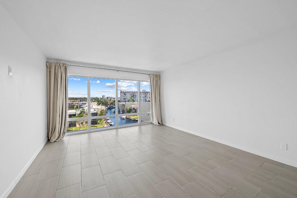 801 S Federal Highway 716