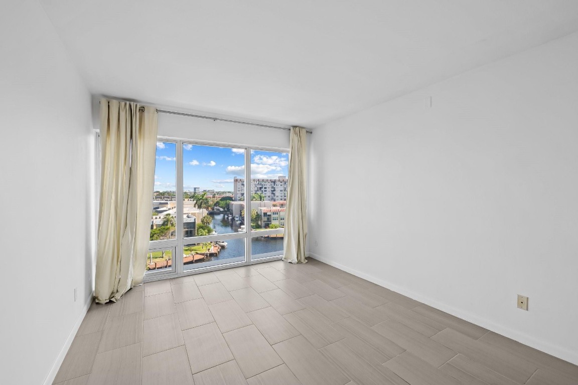 801 S Federal Highway 716