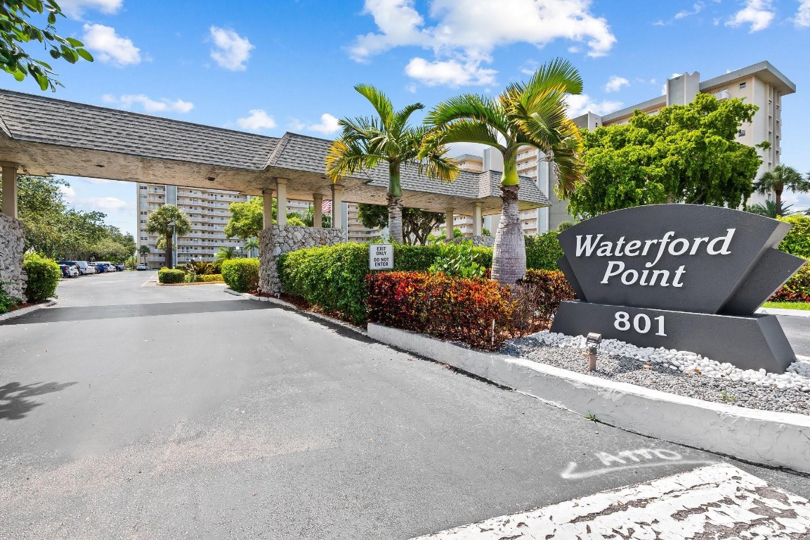 801 S Federal Highway 716