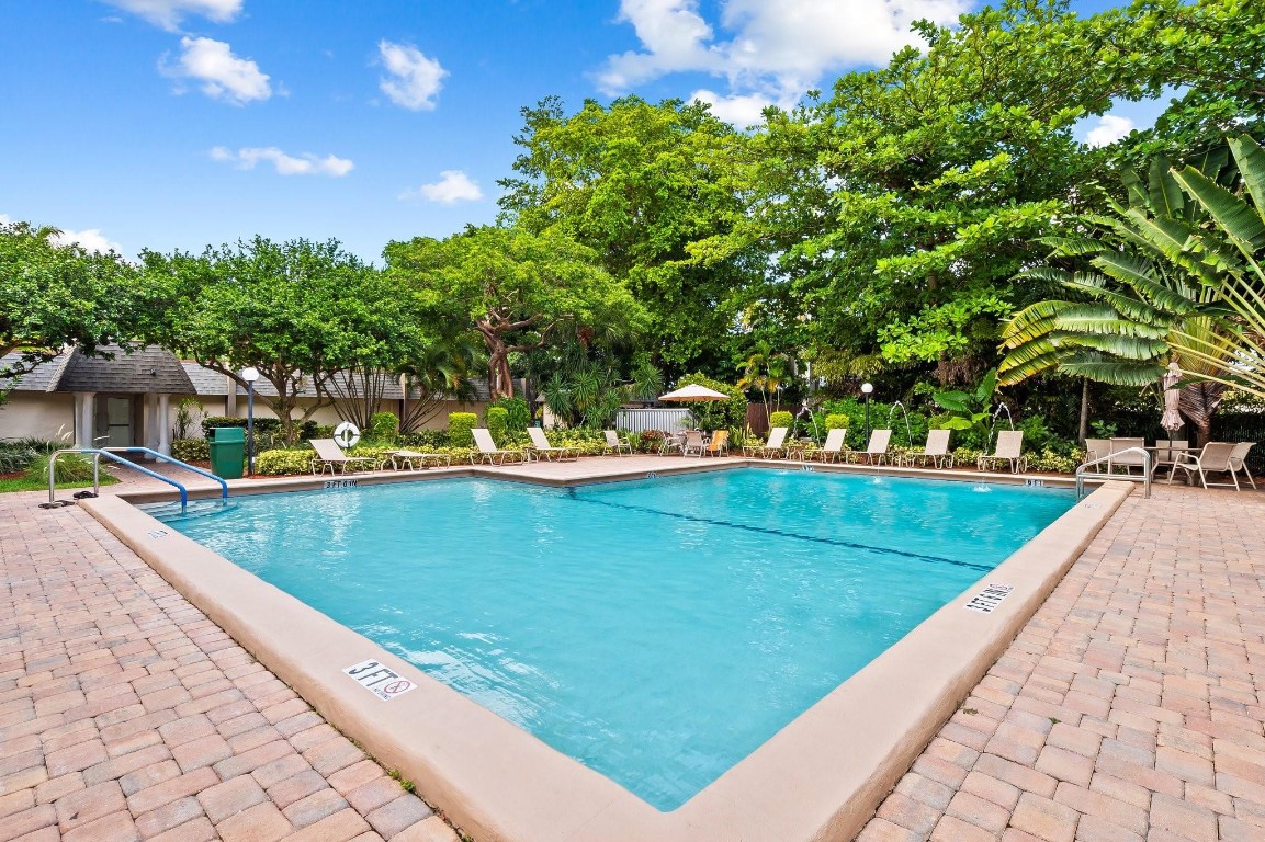 801 S Federal Highway 716