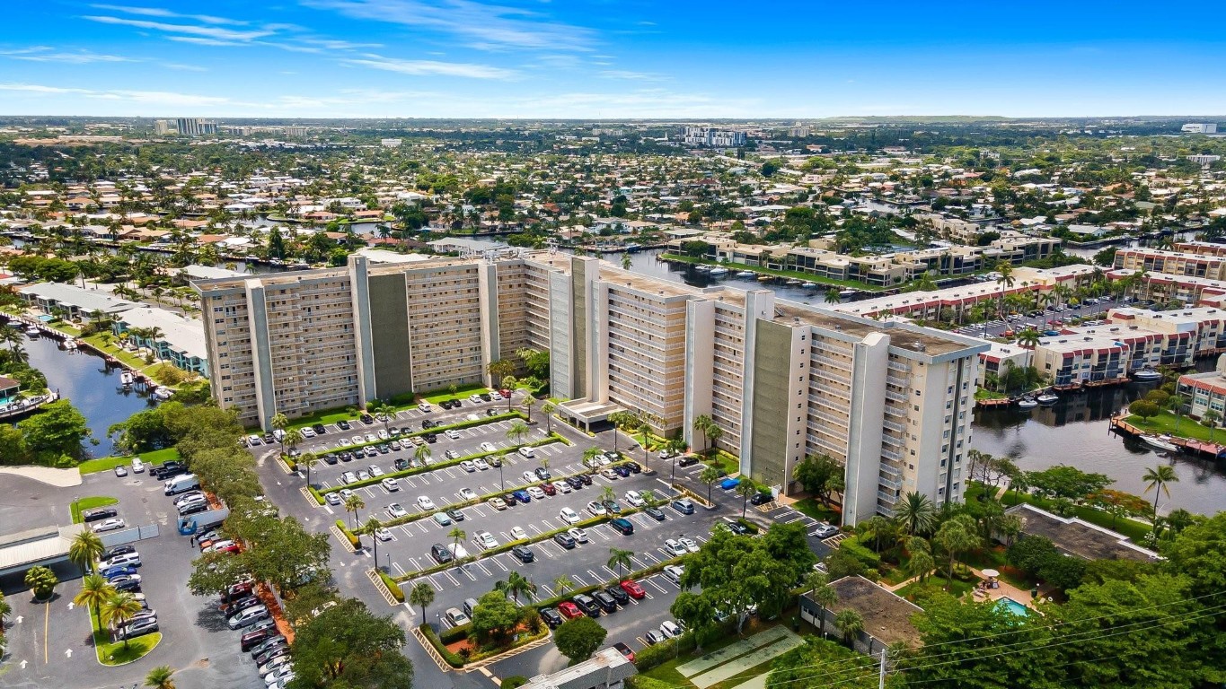 801 S Federal Highway 716