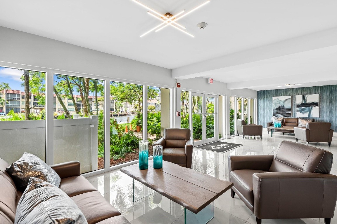 801 S Federal Highway 716