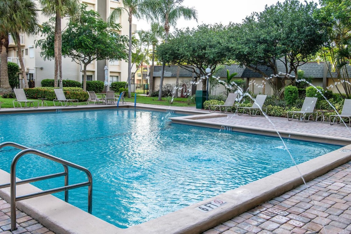 801 S Federal Hwy 906