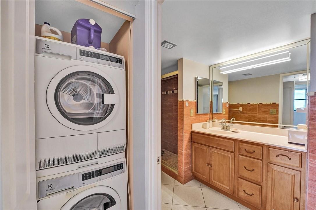 210 174th Street 1811, Sunny Isles Beach Unit: 1811