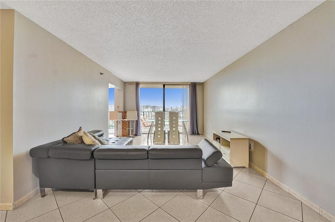 210 174th Street 1811, Sunny Isles Beach Unit: 1811