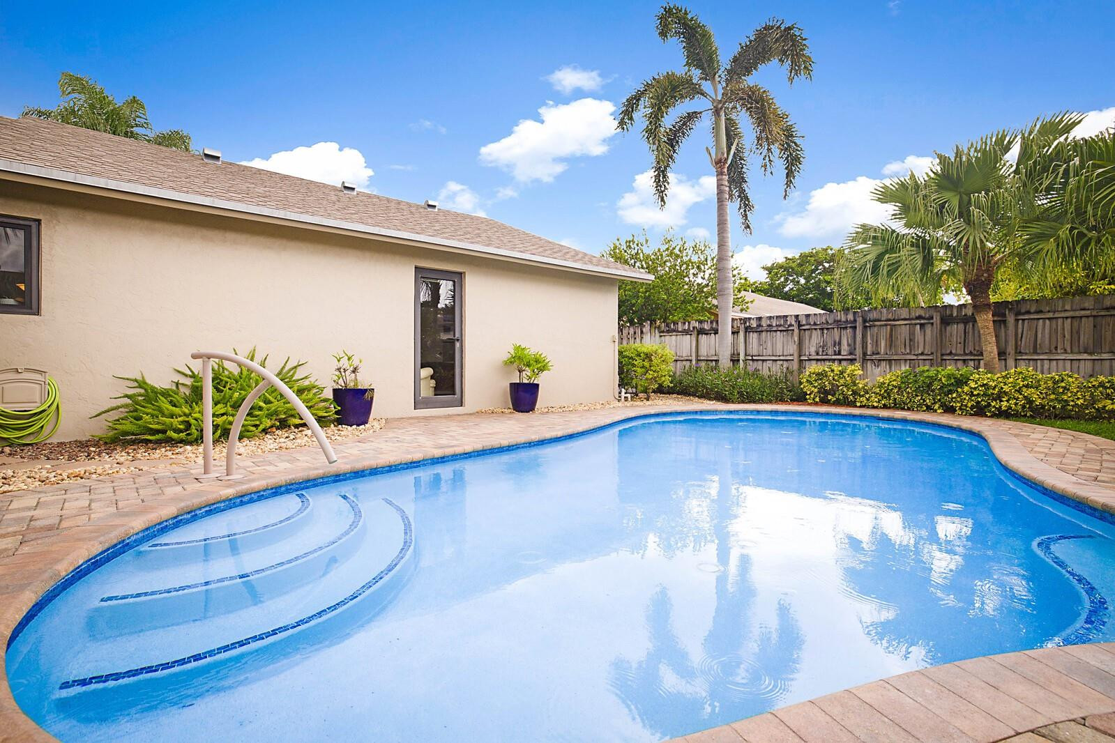 1761 NW 42nd St