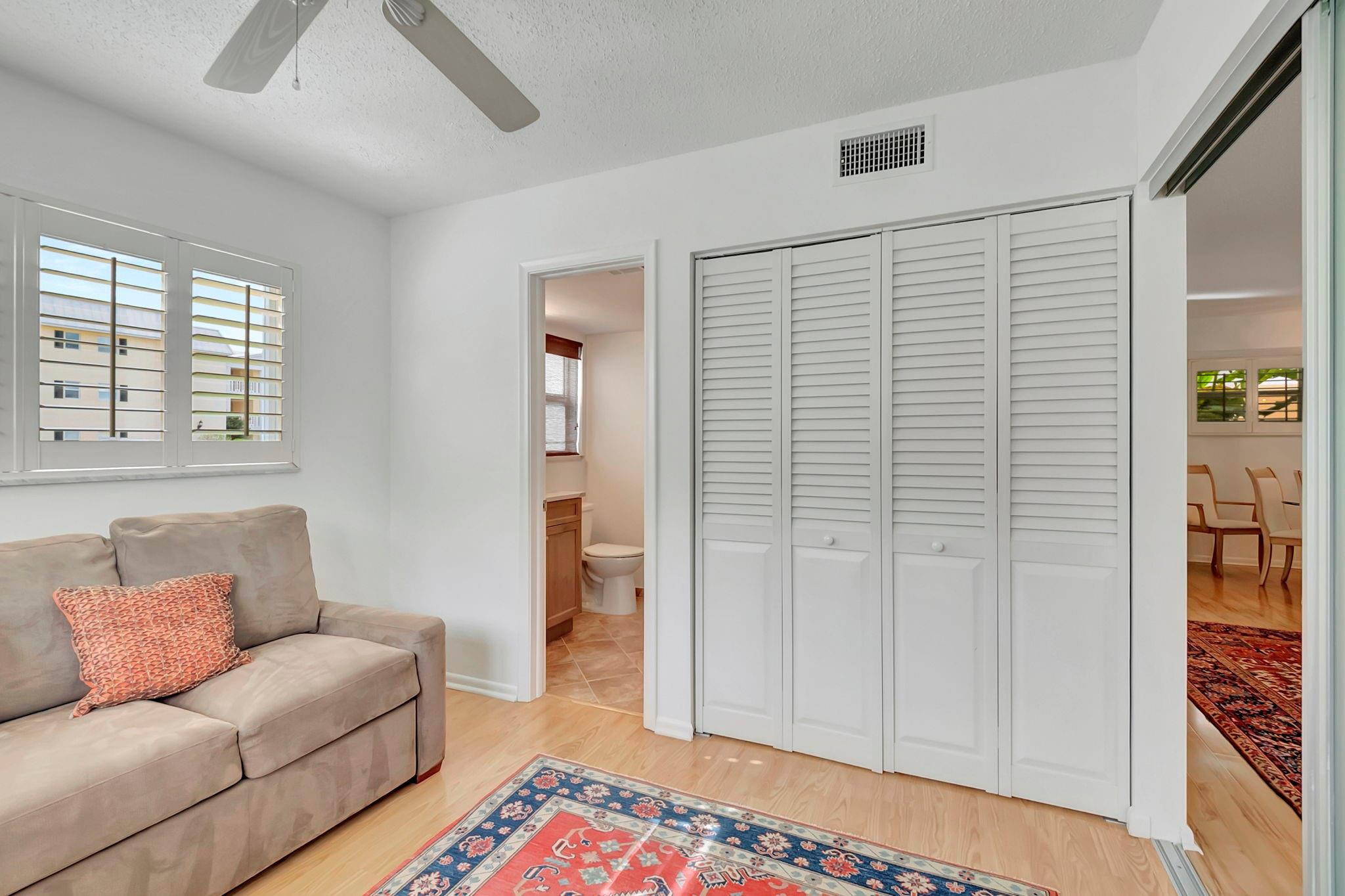 15 Colonial Club Dr 105