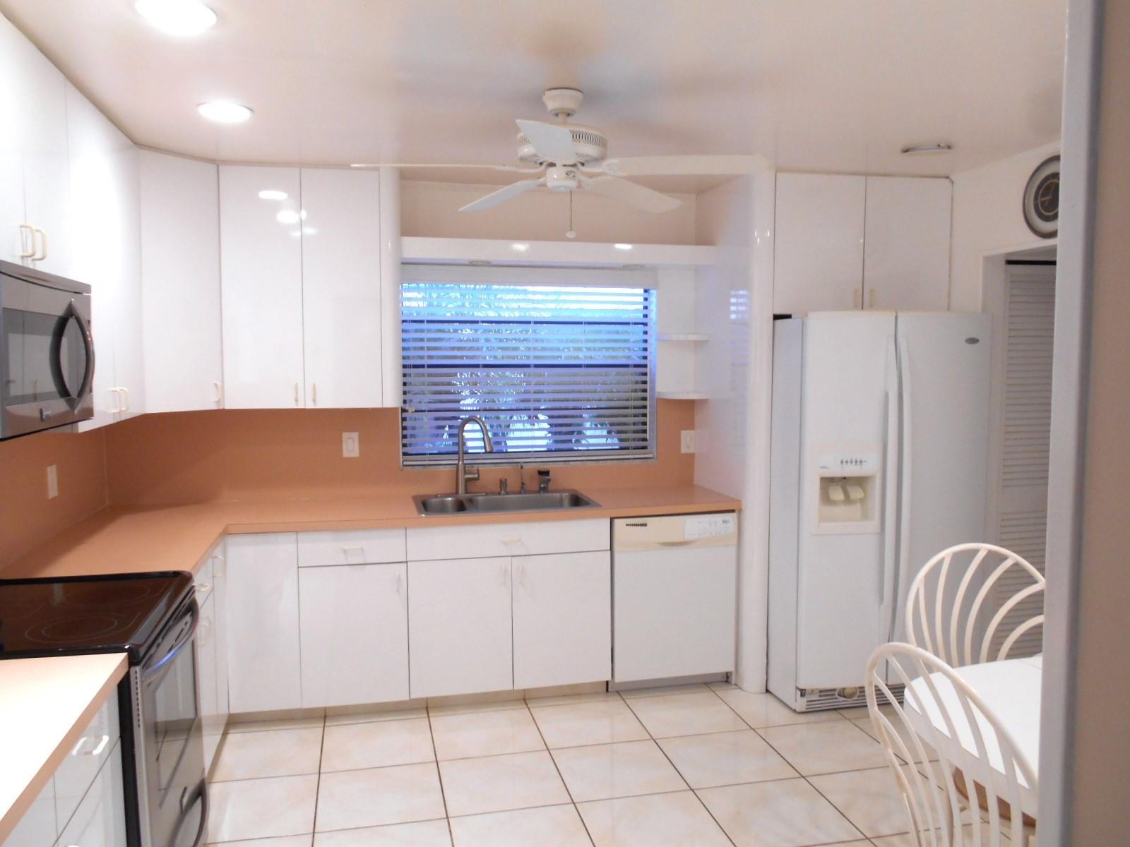 8008 Eastlake Dr 12-A