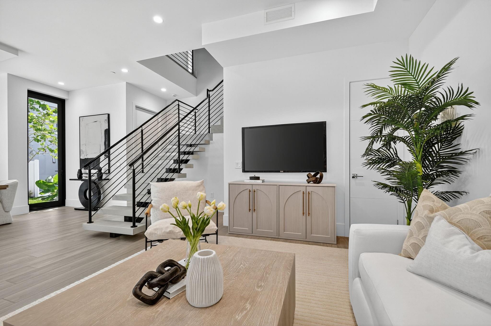 204 Osceola Park Lane 1