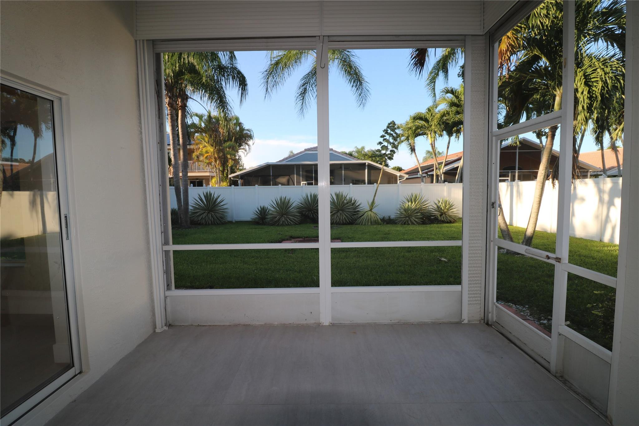 4645 NW 7th St