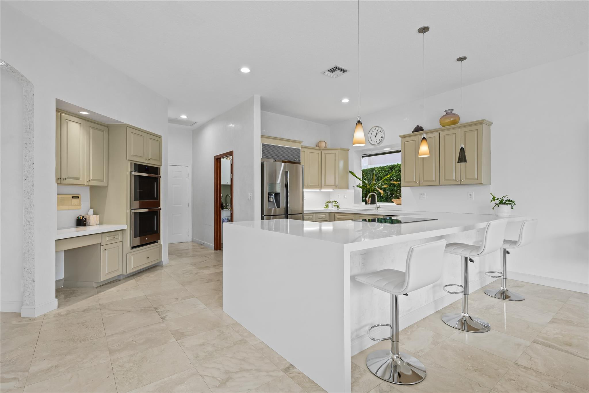 2323 NE 29th St