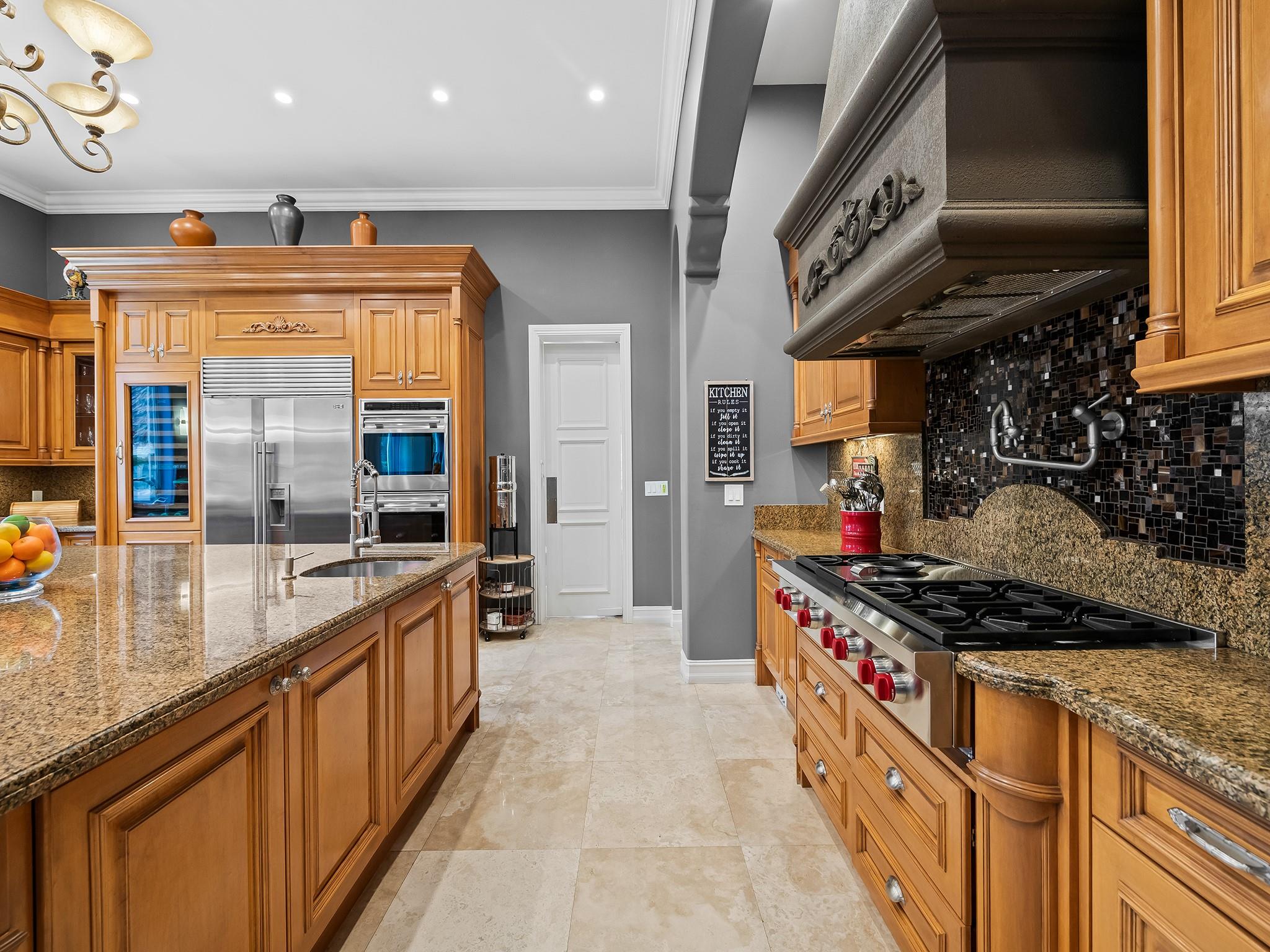3700 NE 28th Ave