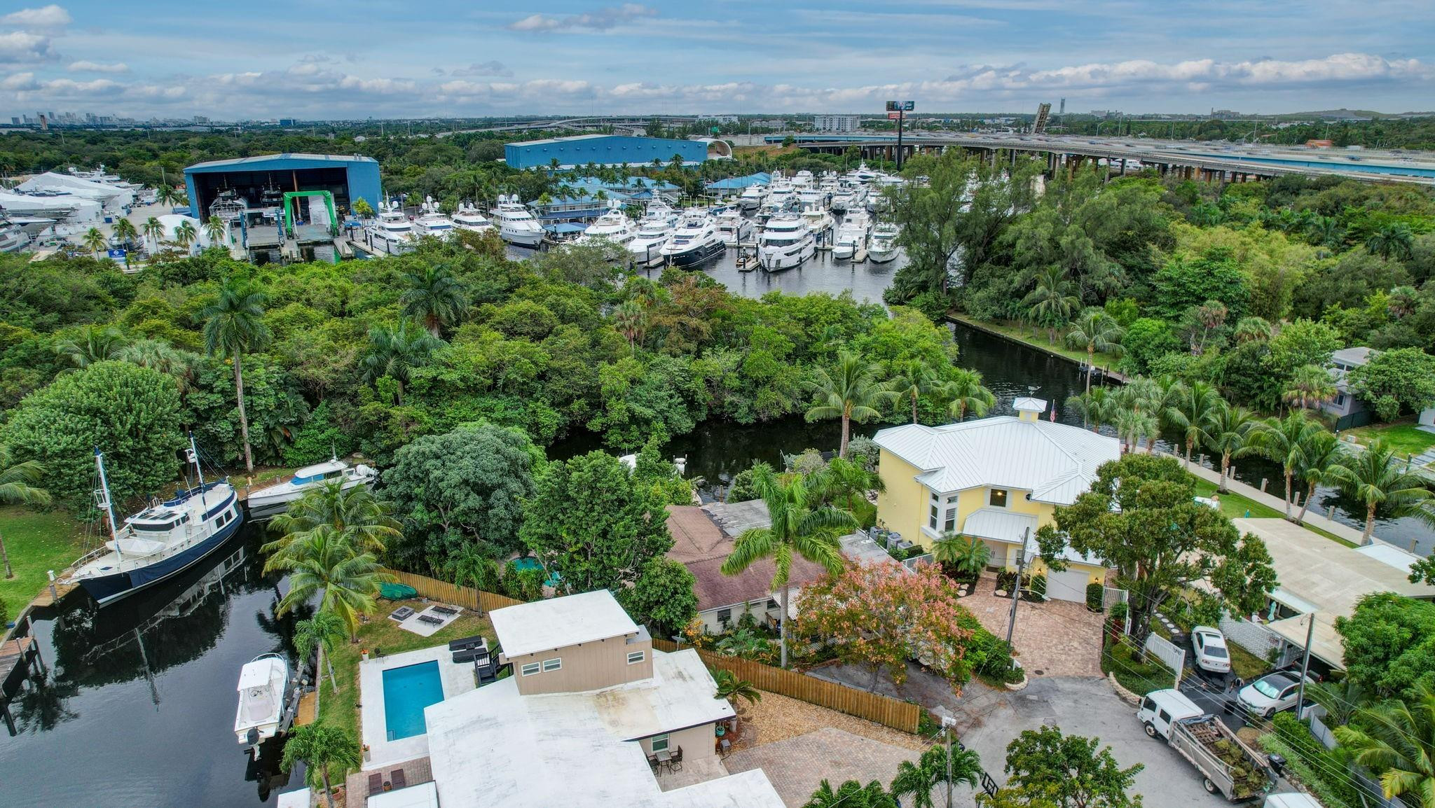 1542 SW 18th Ter