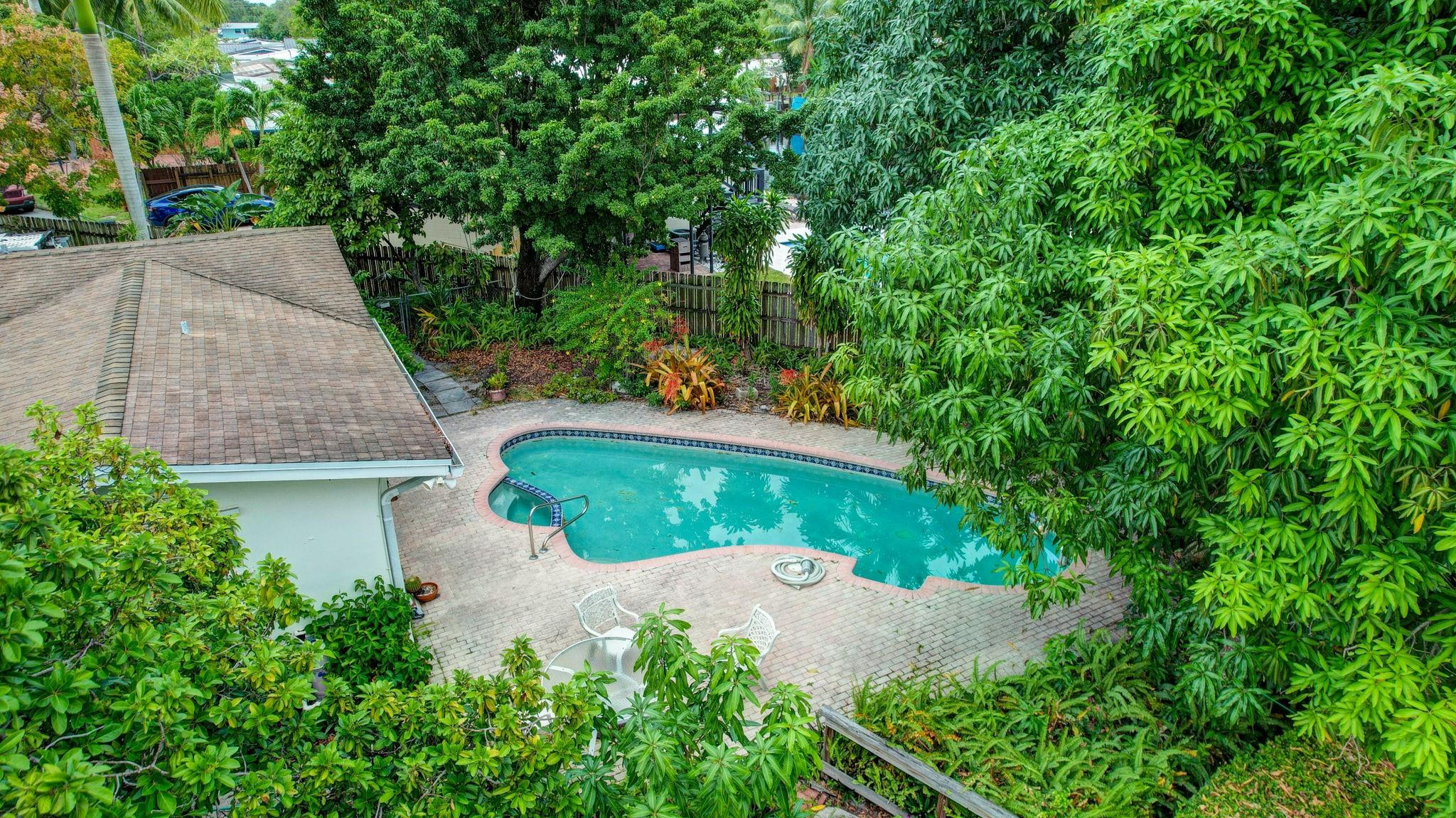 1542 SW 18th Ter