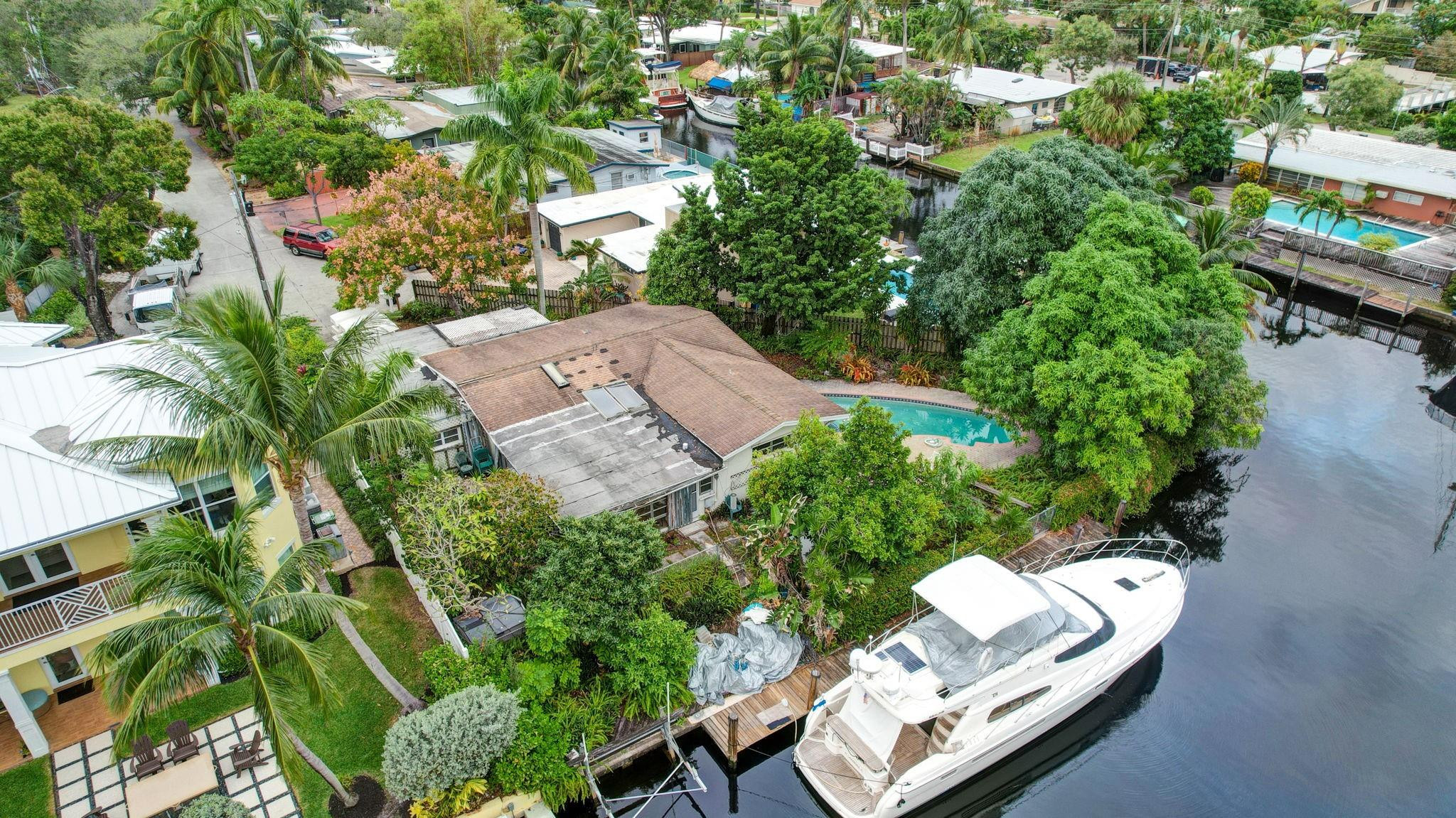 1542 SW 18th Ter