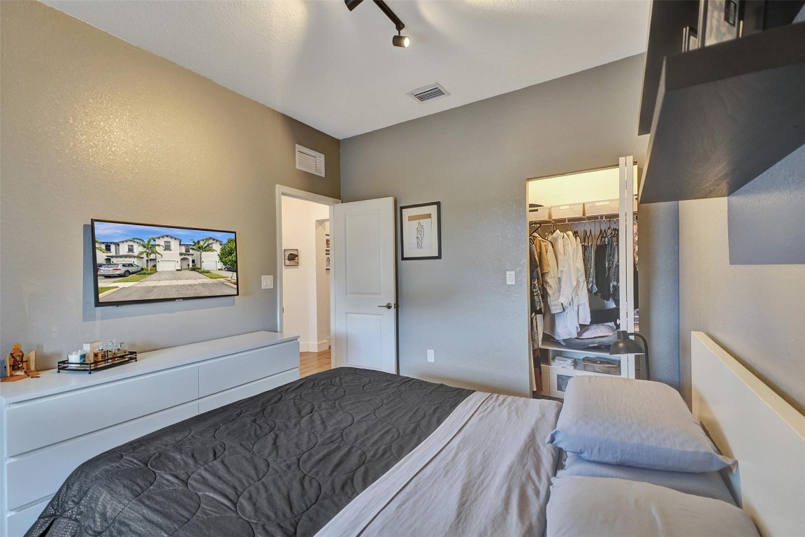 20313 NW 4th Ct 20313