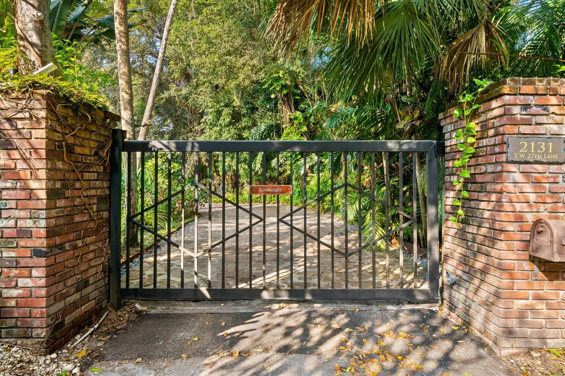2131 SW 27th Ln