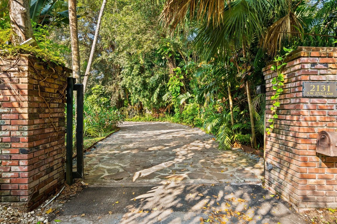2131 SW 27th Ln