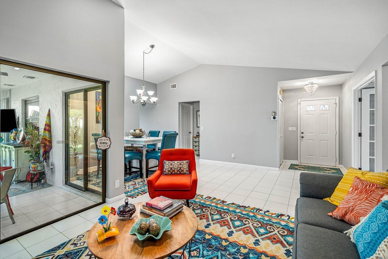 5526 Parkwalk Circle