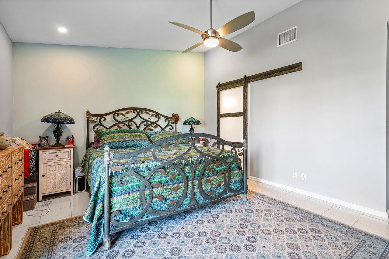 5526 Parkwalk Circle