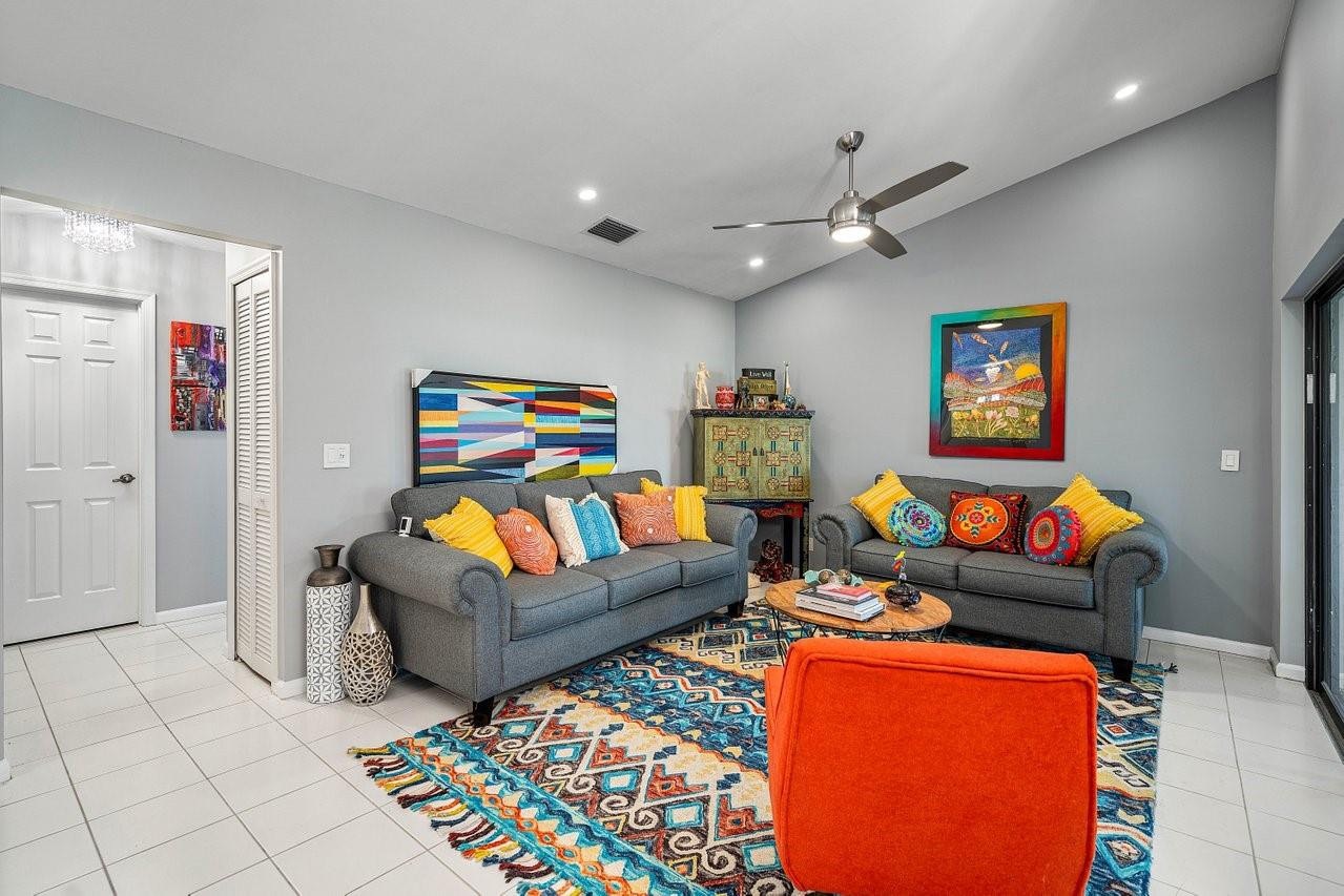 5526 Parkwalk Circle