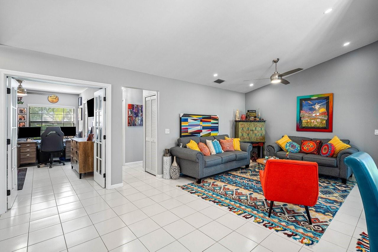 5526 Parkwalk Circle