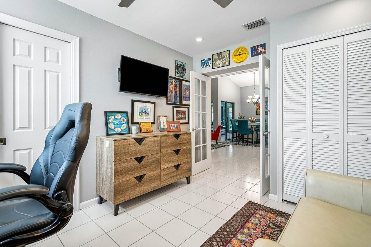 5526 Parkwalk Circle