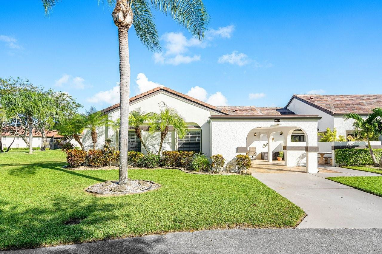 5526 Parkwalk Circle
