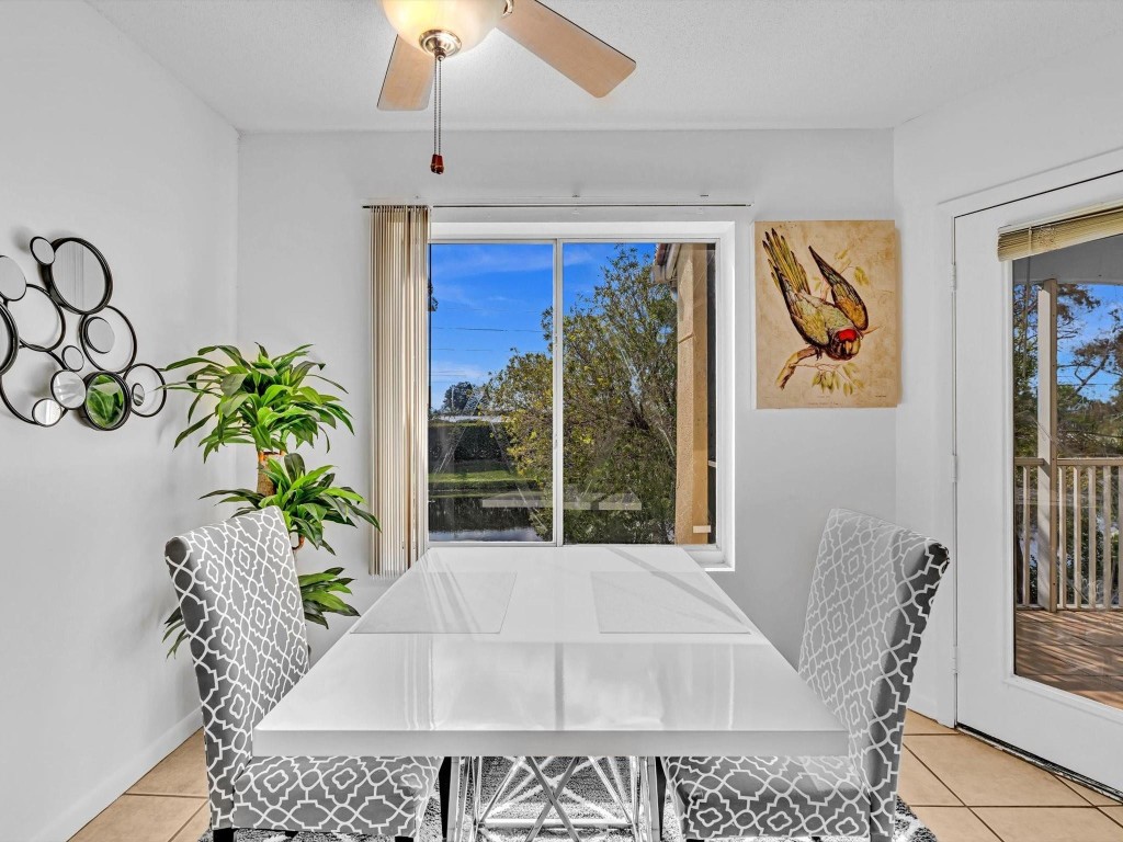 815 W Boynton Beach Boulevard 6-202, Boynton Beach Unit: 6-202