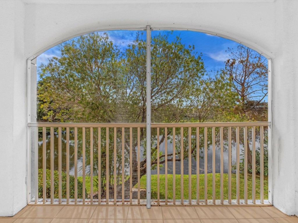 815 W Boynton Beach Boulevard 6-202, Boynton Beach Unit: 6-202