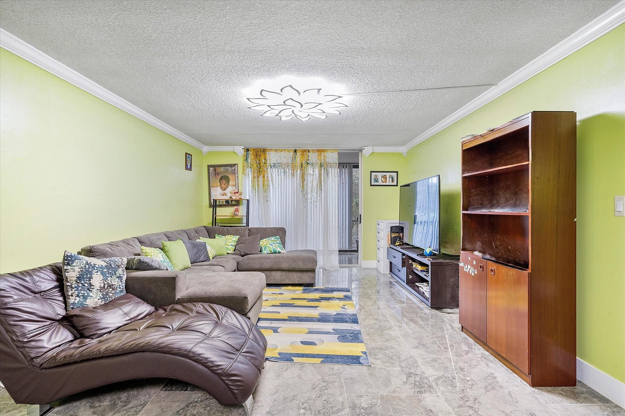 3690 Inverrary Drive 2E