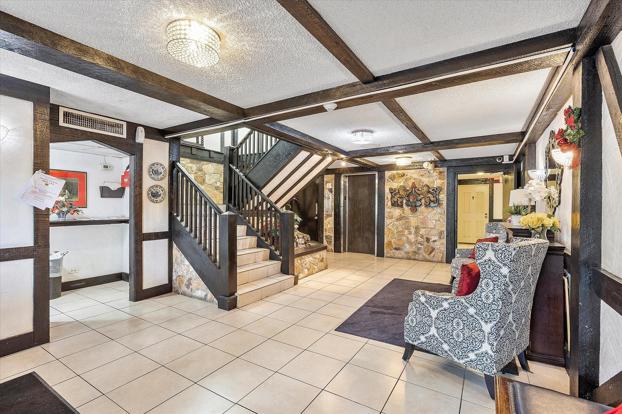 3690 Inverrary Drive 2E