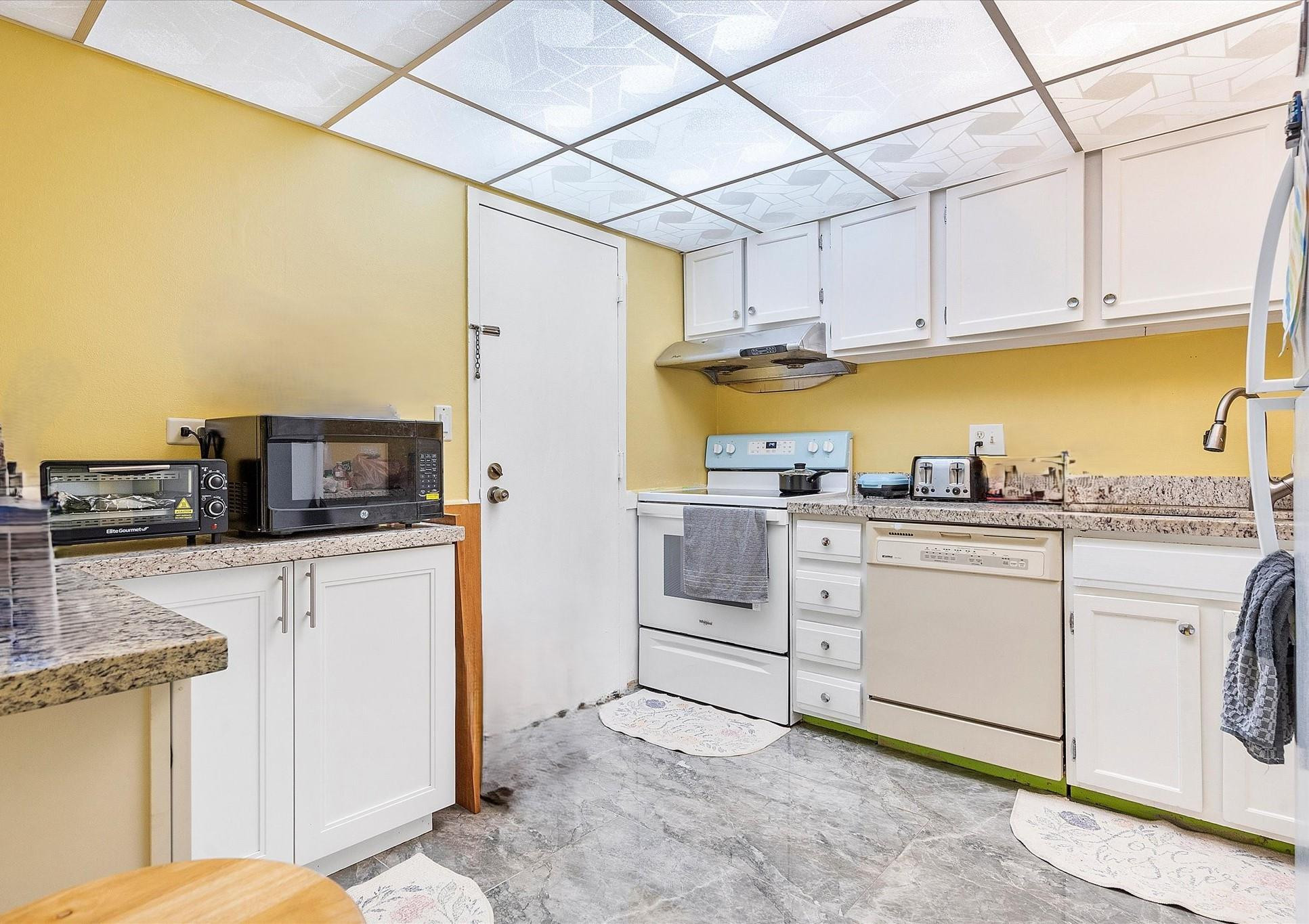 3690 Inverrary Drive 2E