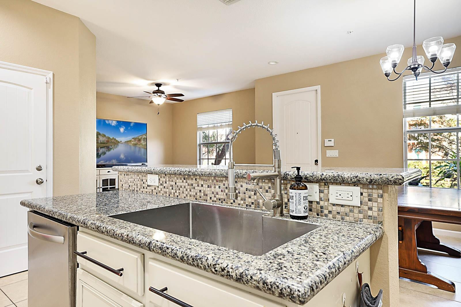143 SW 7th St 143